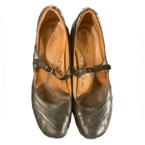 Black Earth Spirit Classics Clara Leather Shoes - Size: 10M